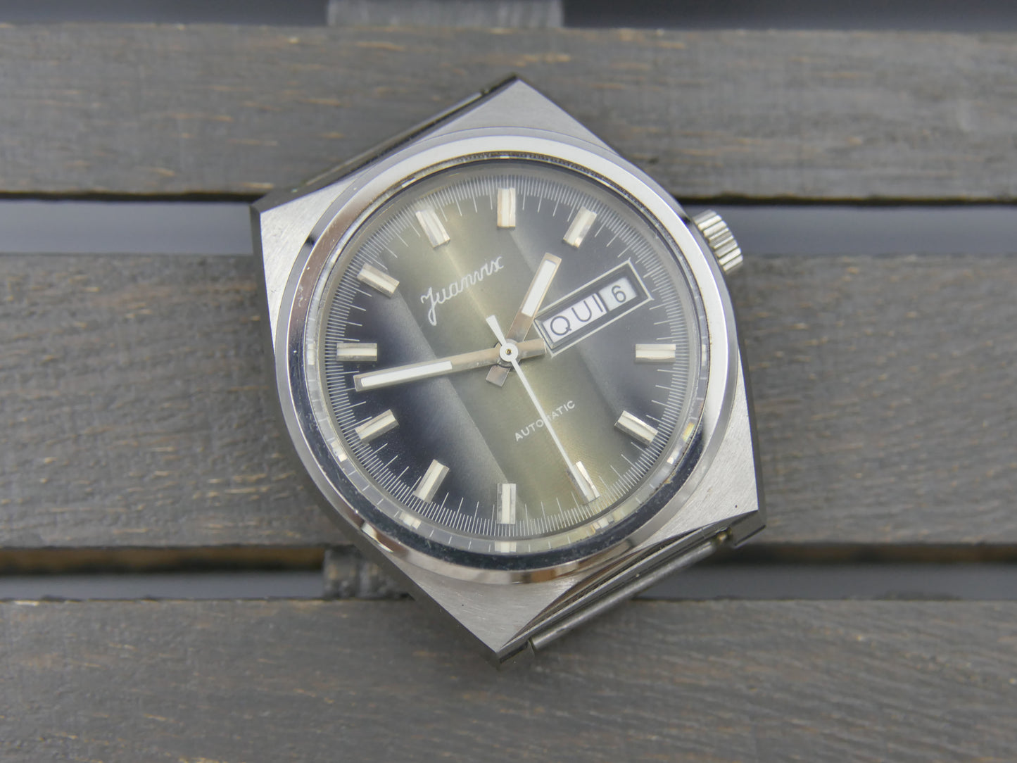 70s Vintage watch mens Juanvix Automatic FE 4612A  Vertical Slate Fumé Dial NOS