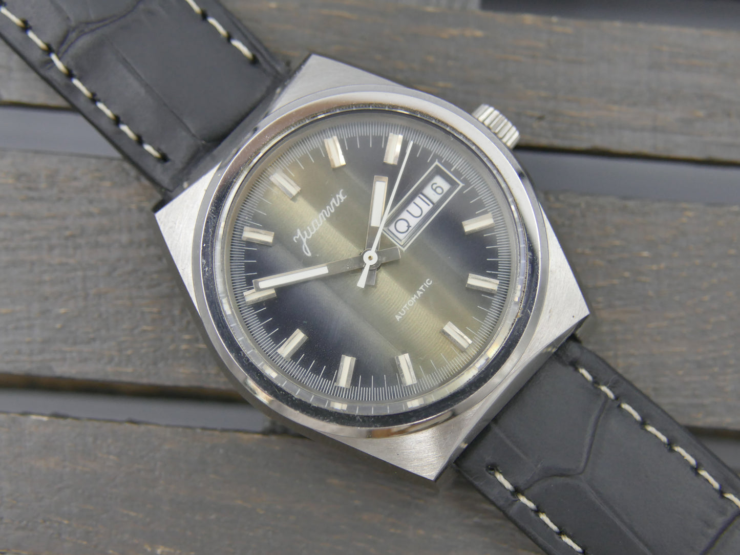70s Vintage watch mens Juanvix Automatic FE 4612A  Vertical Slate Fumé Dial NOS