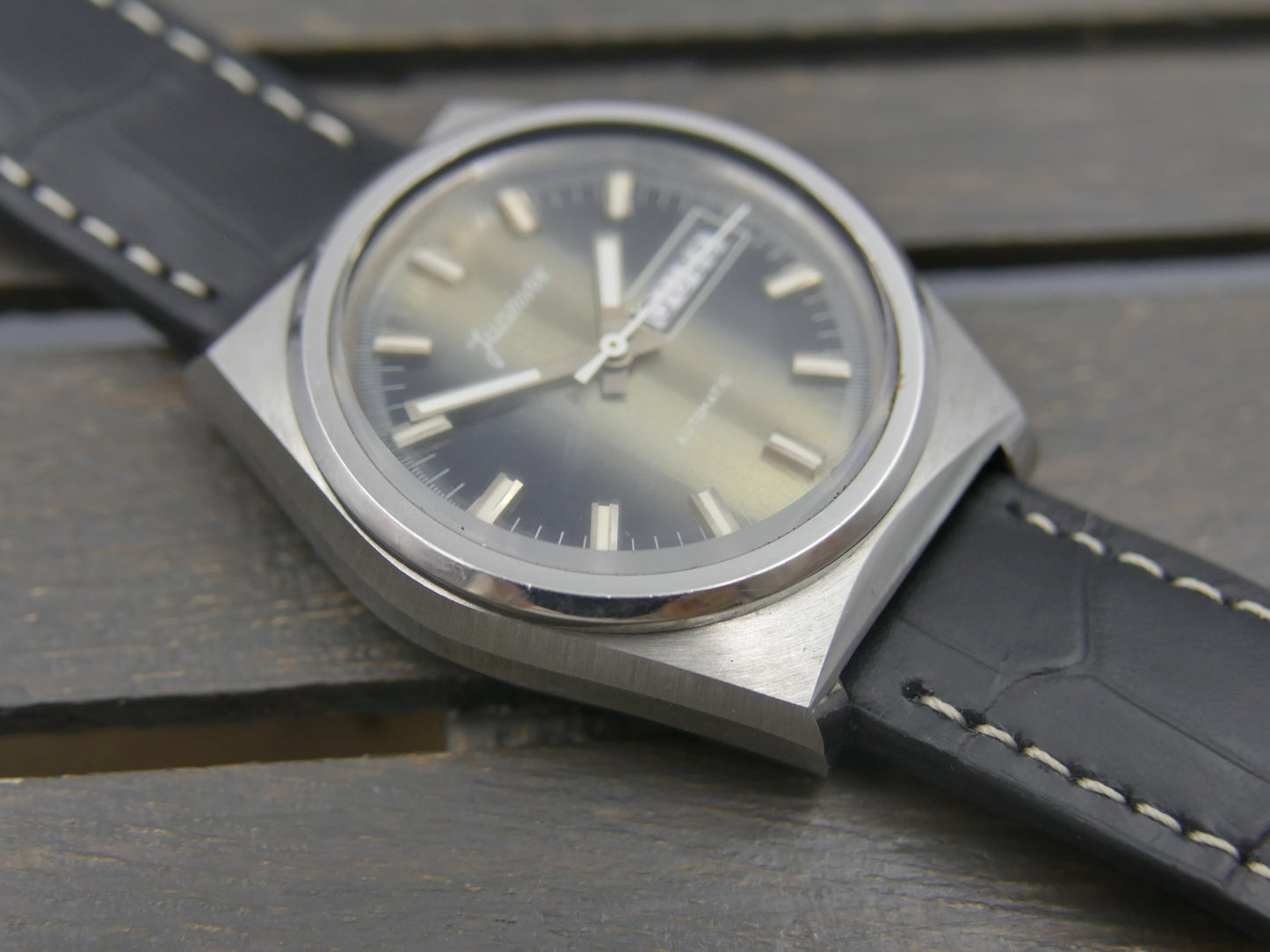 70s Vintage watch mens Juanvix Automatic FE 4612A  Vertical Slate Fumé Dial NOS
