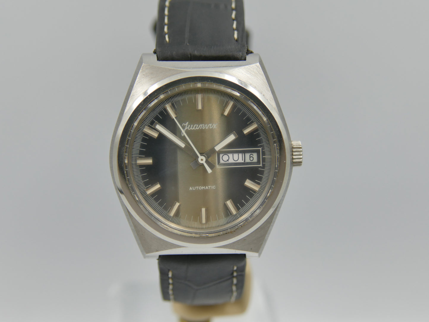 70s Vintage watch mens Juanvix Automatic FE 4612A  Vertical Slate Fumé Dial NOS