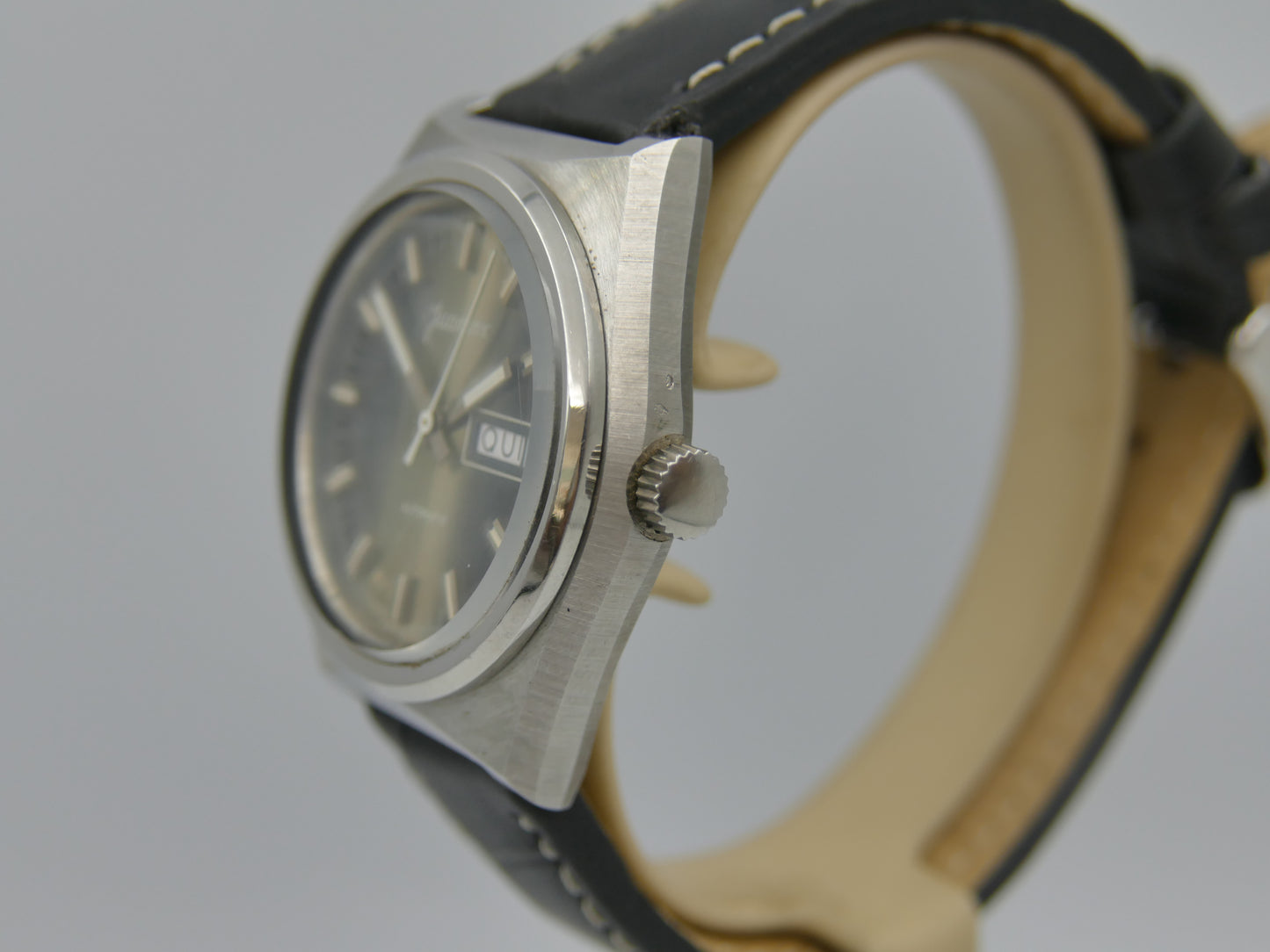 70s Vintage watch mens Juanvix Automatic FE 4612A  Vertical Slate Fumé Dial NOS