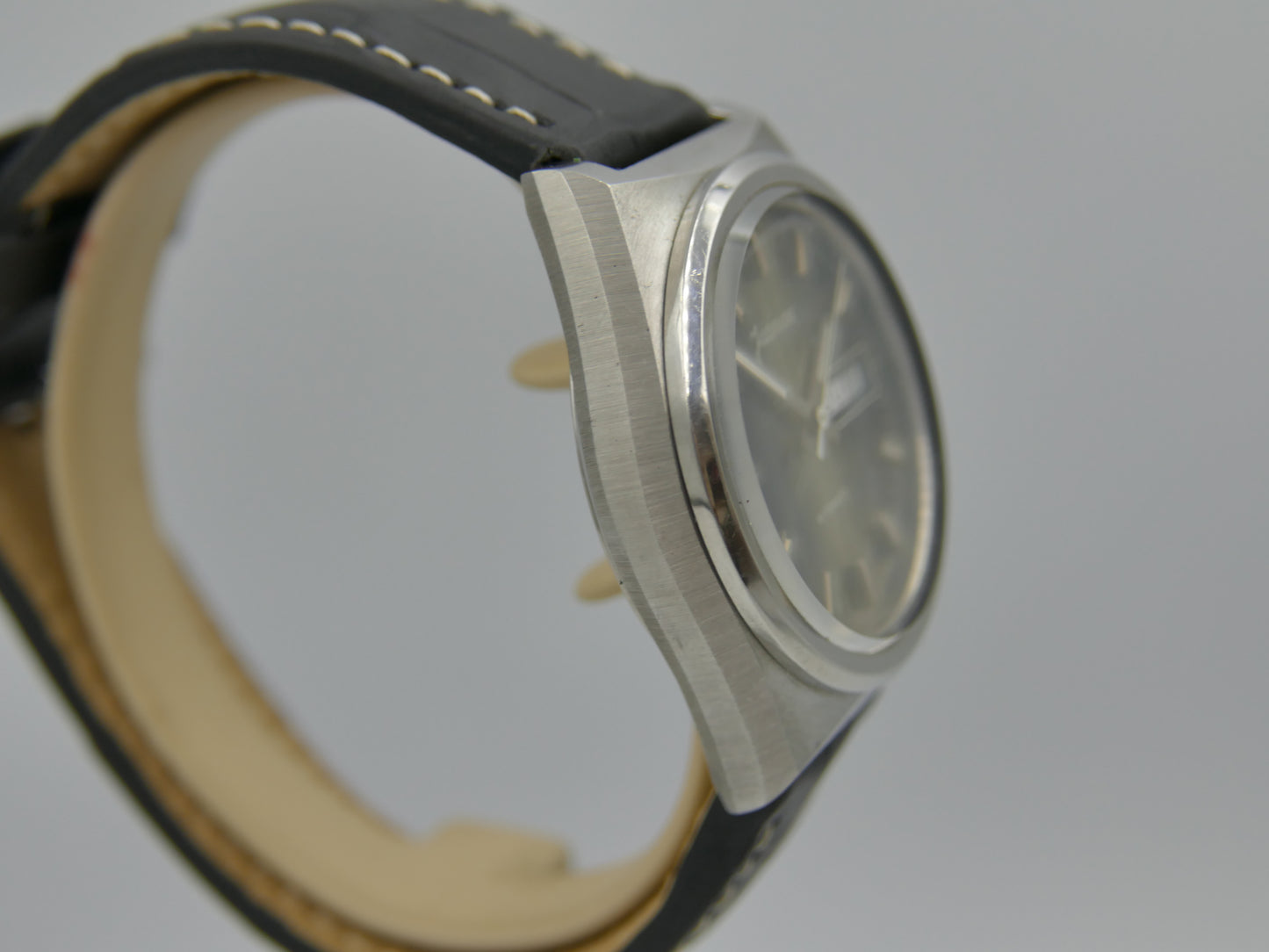 70s Vintage watch mens Juanvix Automatic FE 4612A  Vertical Slate Fumé Dial NOS