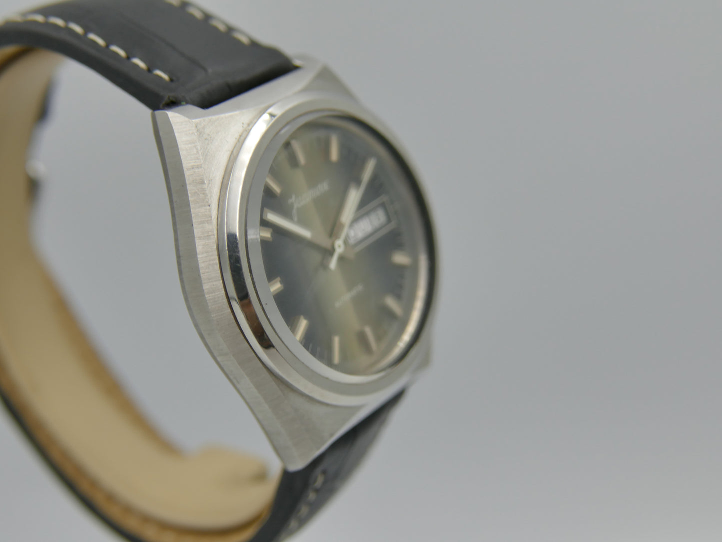 70s Vintage watch mens Juanvix Automatic FE 4612A  Vertical Slate Fumé Dial NOS