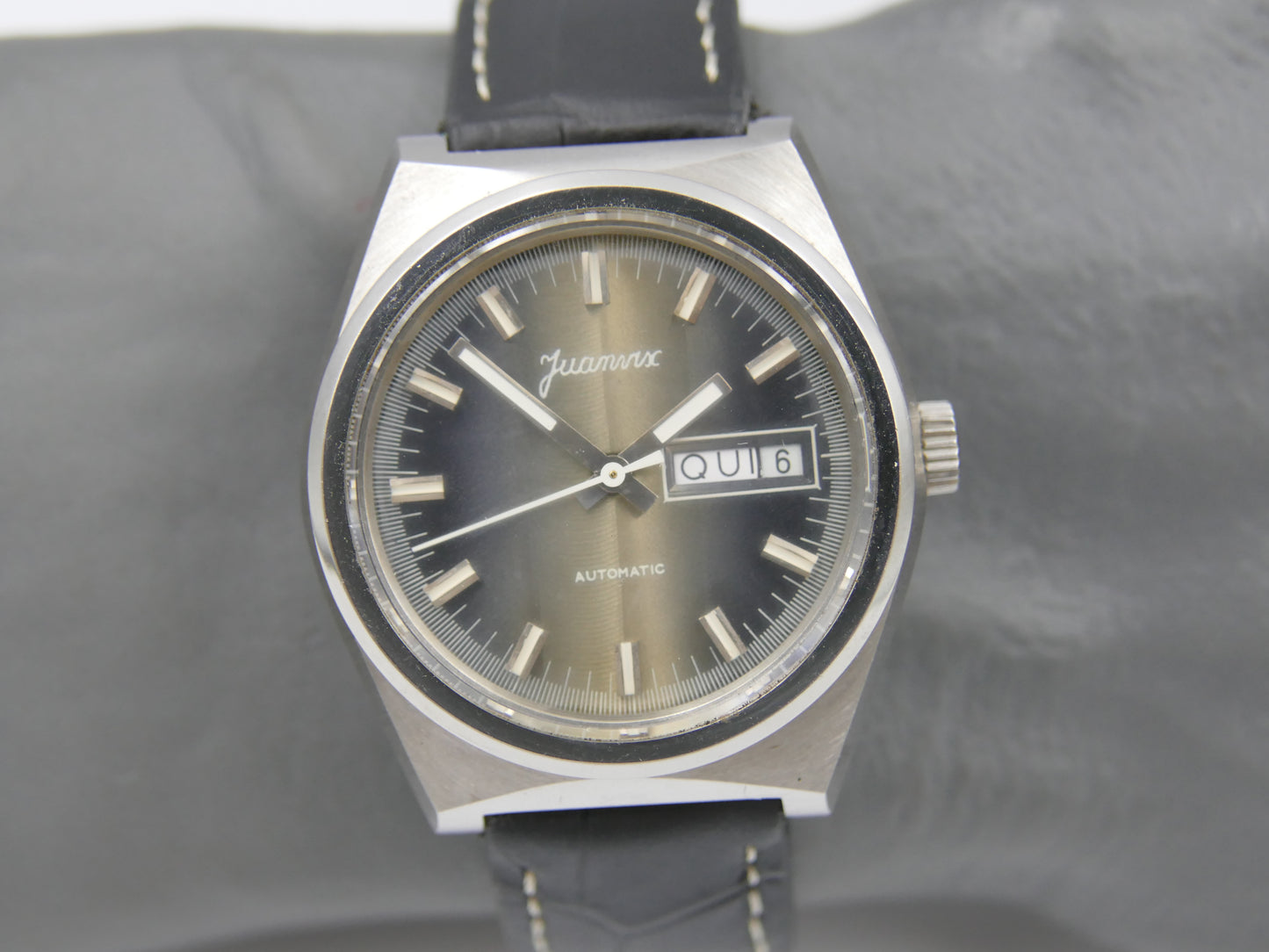 70s Vintage watch mens Juanvix Automatic FE 4612A  Vertical Slate Fumé Dial NOS