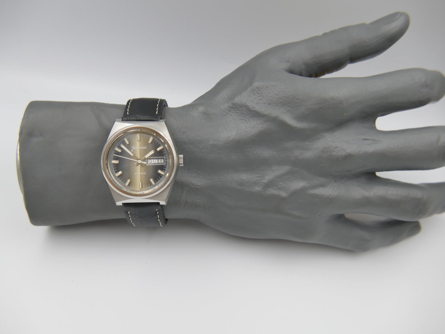 70s Vintage watch mens Juanvix Automatic FE 4612A  Vertical Slate Fumé Dial NOS