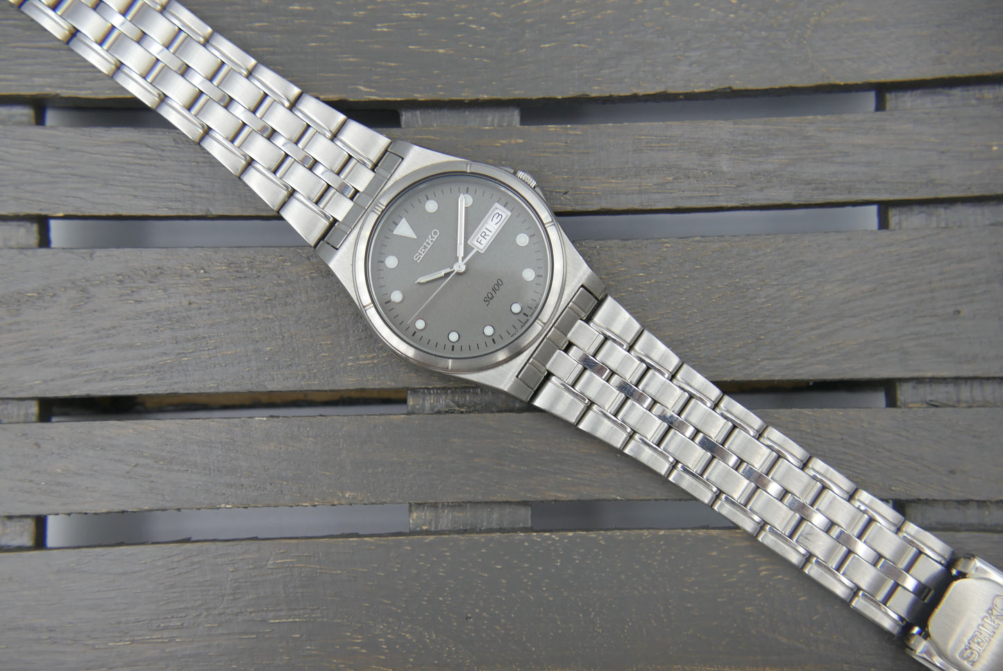90s vintage watch mens japan SEIKO SQ 100 7N43-8200 NOS
