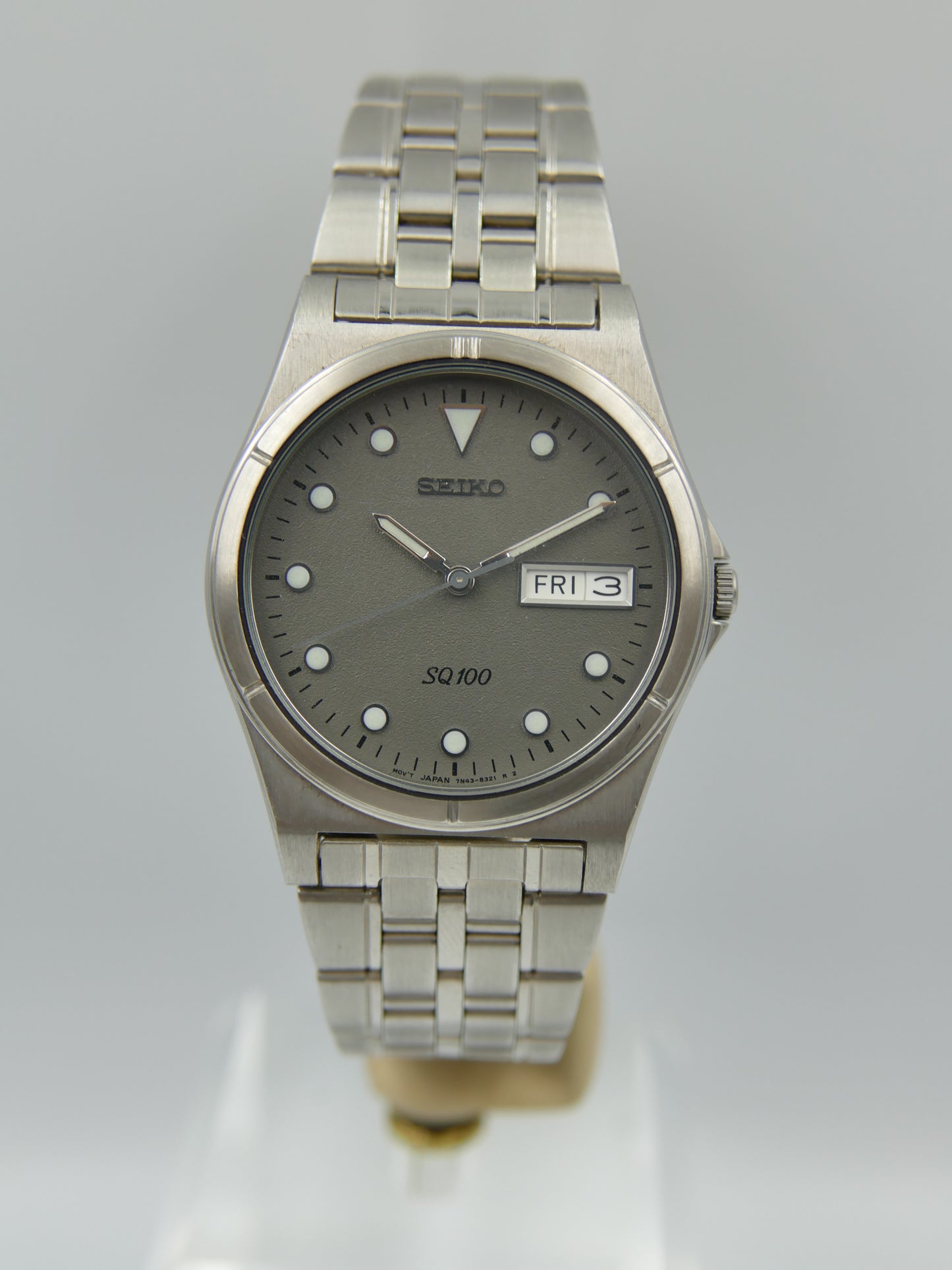 90s vintage watch mens japan SEIKO SQ 100 7N43-8200 NOS