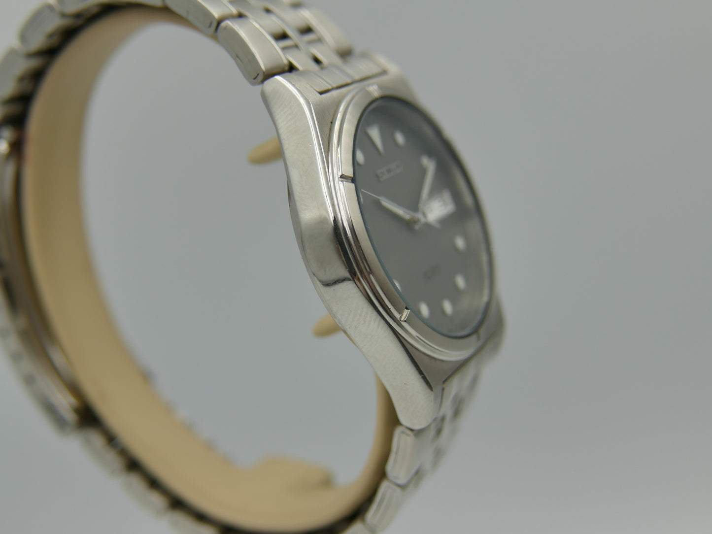 90s vintage watch mens japan SEIKO SQ 100 7N43-8200 NOS