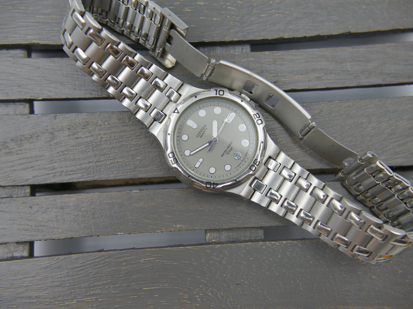 90s vintage watch mens Citizen Quartz Diver-Style 10 Bar Ref. 6110-G00115 - NOS (New Old Stock)