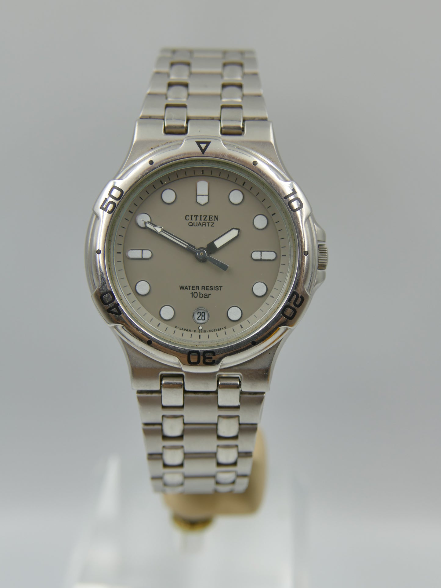 90s vintage watch mens Citizen Quartz Diver-Style 10 Bar Ref. 6110-G00115 - NOS (New Old Stock)