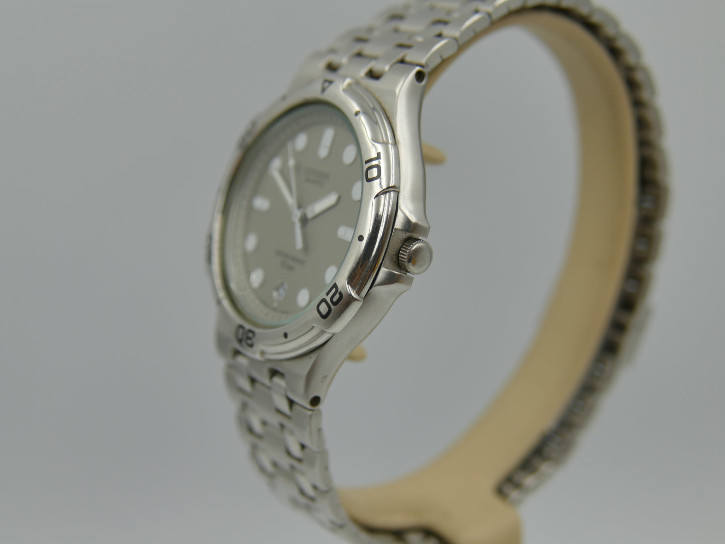 90s vintage watch mens Citizen Quartz Diver-Style 10 Bar Ref. 6110-G00115 - NOS (New Old Stock)