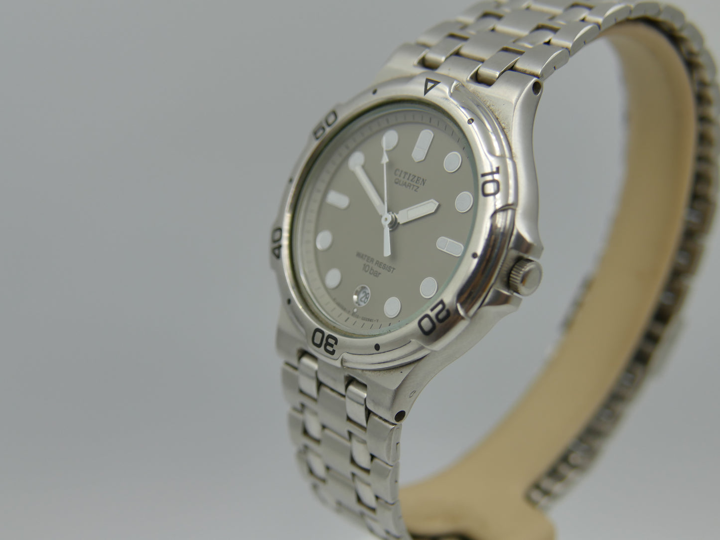 90s vintage watch mens Citizen Quartz Diver-Style 10 Bar Ref. 6110-G00115 - NOS (New Old Stock)