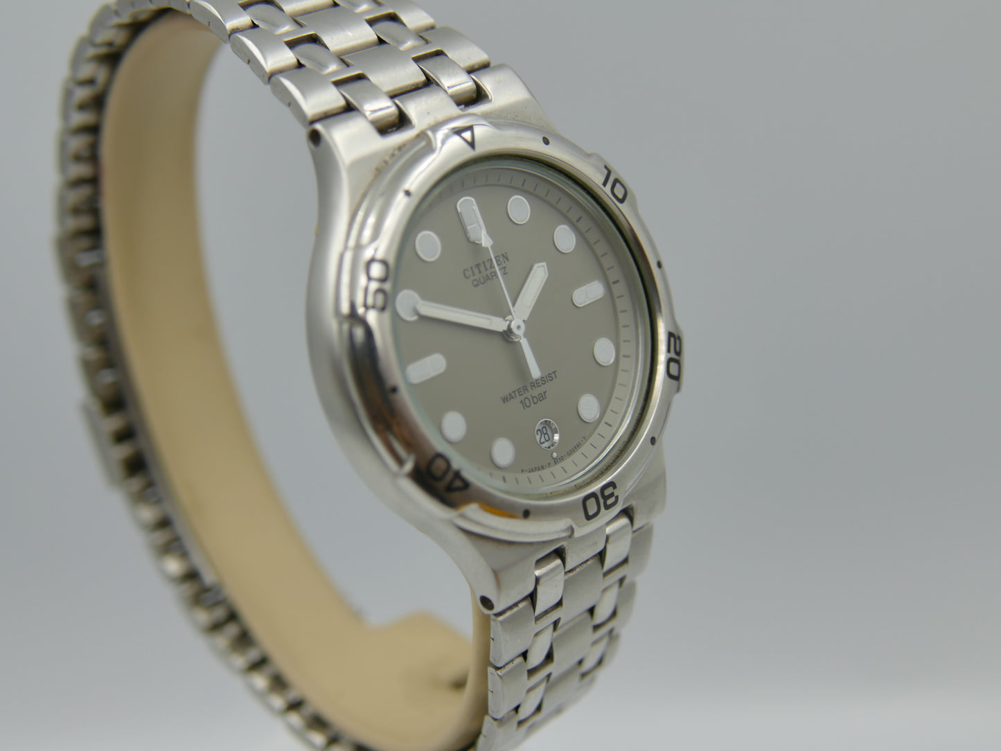 90s vintage watch mens Citizen Quartz Diver-Style 10 Bar Ref. 6110-G00115 - NOS (New Old Stock)