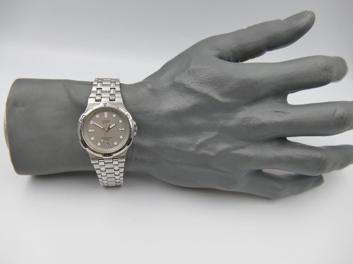 90s vintage watch mens Citizen Quartz Diver-Style 10 Bar Ref. 6110-G00115 - NOS (New Old Stock)