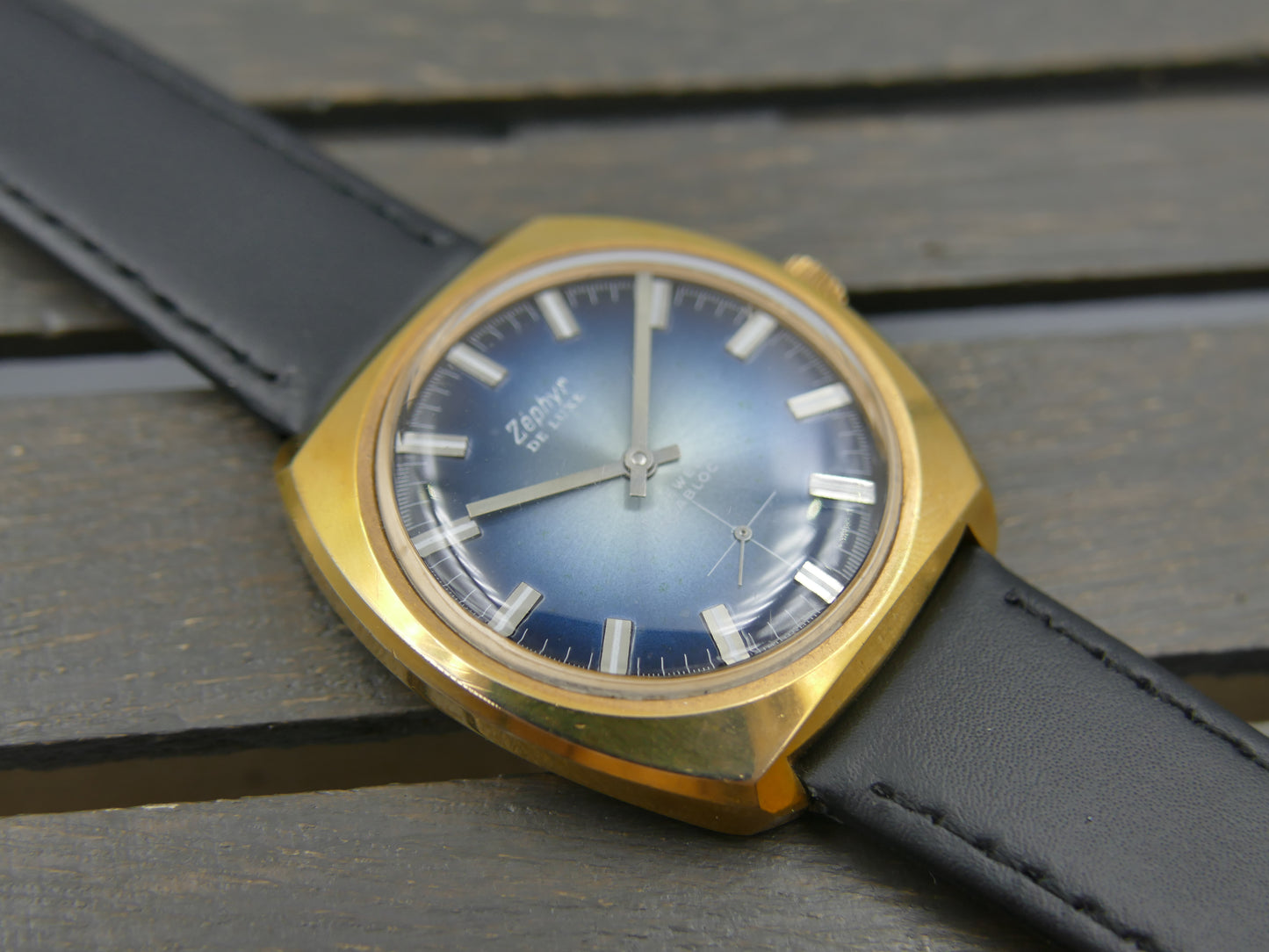 70s vintage watch mens Zephyr De Luxe hand wind Unitas 6325