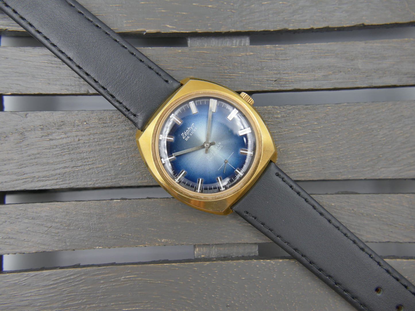 70s vintage watch mens Zephyr De Luxe hand wind Unitas 6325
