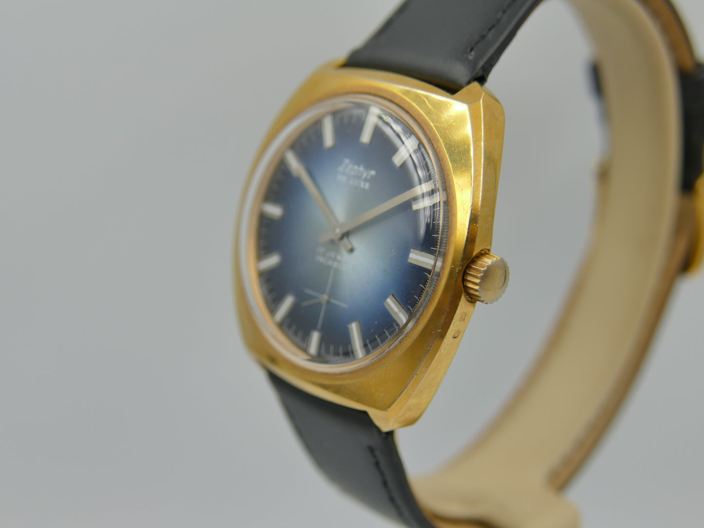 70s vintage watch mens Zephyr De Luxe hand wind Unitas 6325