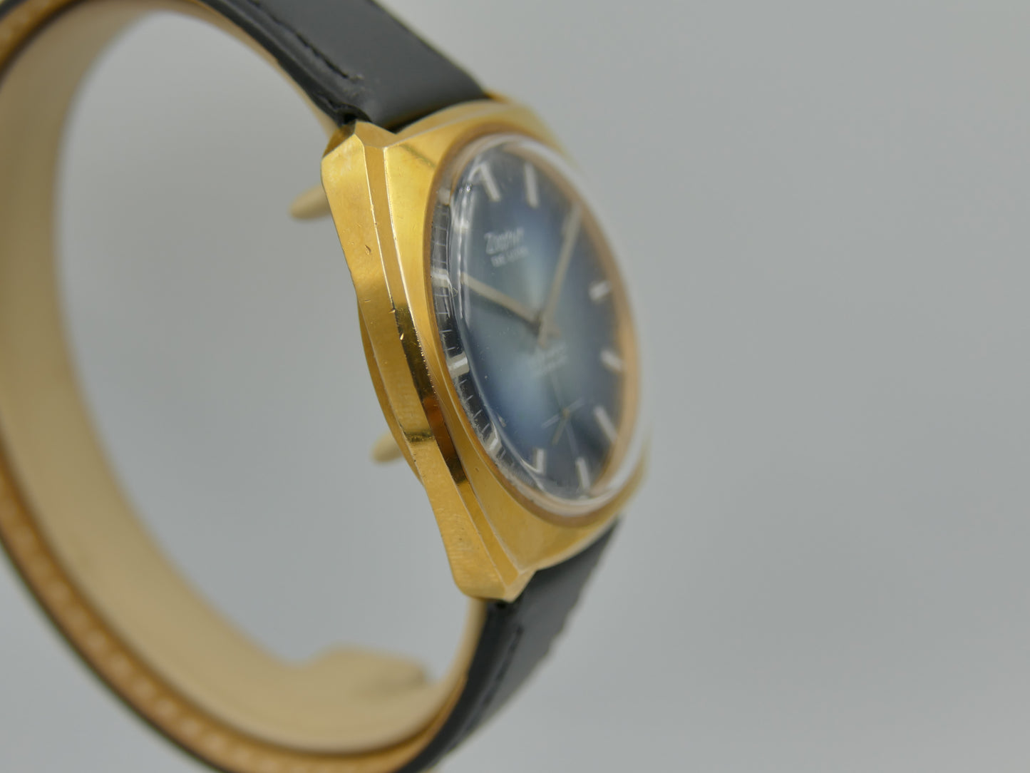 70s vintage watch mens Zephyr De Luxe hand wind Unitas 6325