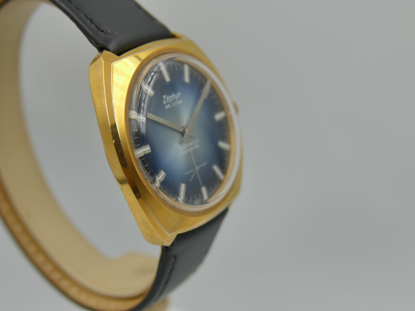 70s vintage watch mens Zephyr De Luxe hand wind Unitas 6325