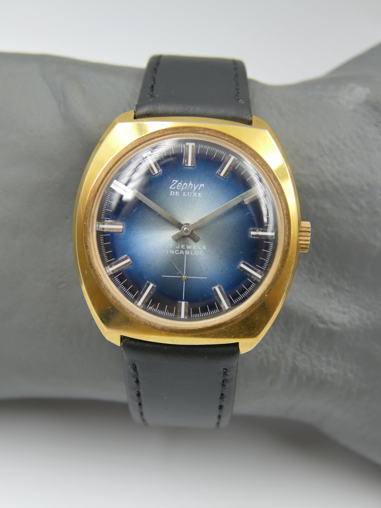 70s vintage watch mens Zephyr De Luxe hand wind Unitas 6325