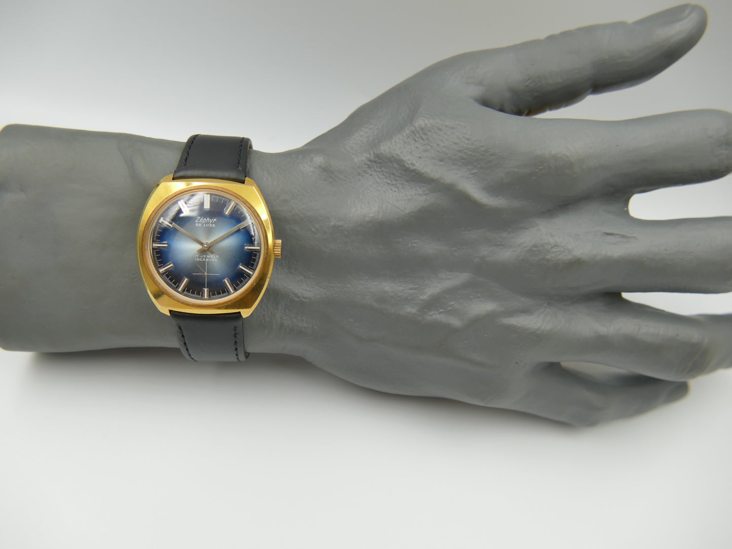 70s vintage watch mens Zephyr De Luxe hand wind Unitas 6325