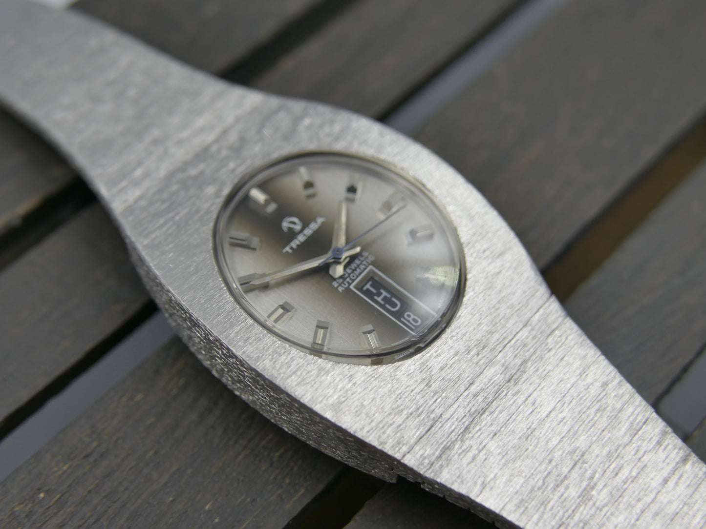 70s Vintage watch mens Tressa Lux Automatic eta Frosted Bark Texture Case Ref. 655 NOS