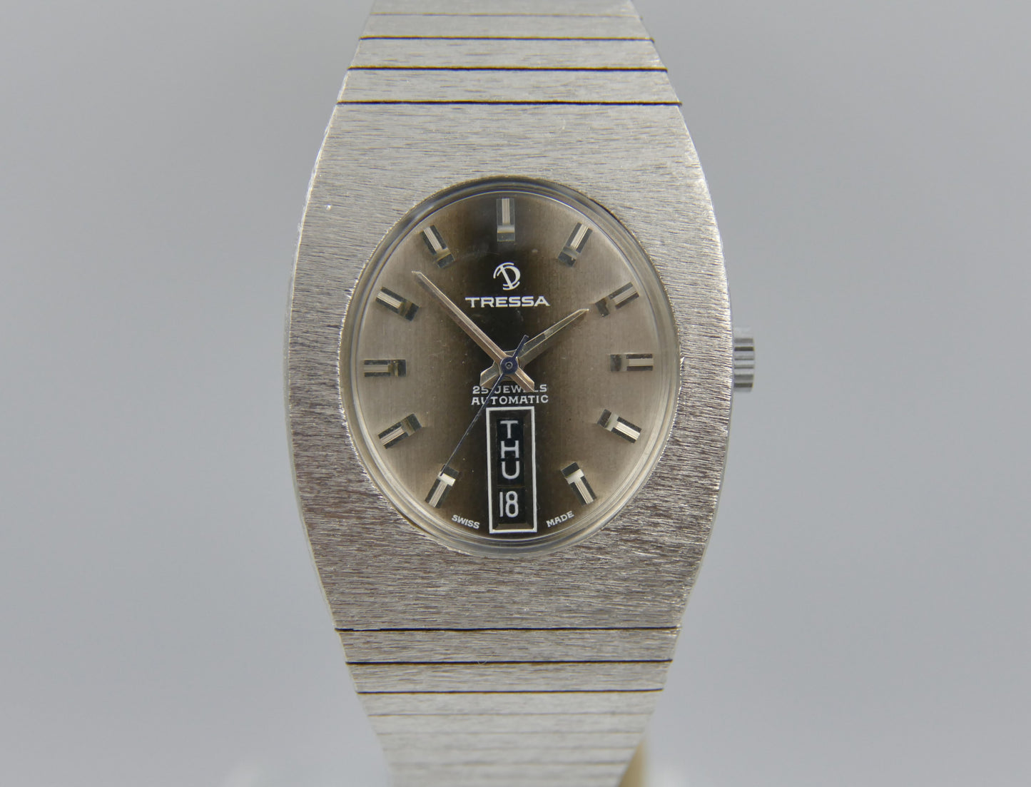 70s Vintage watch mens Tressa Lux Automatic eta Frosted Bark Texture Case Ref. 655 NOS