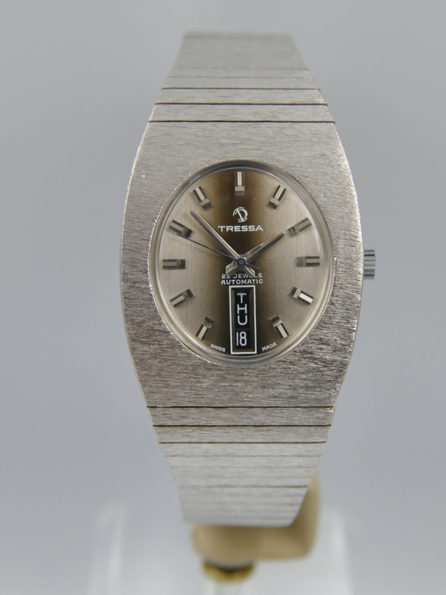 70s Vintage watch mens Tressa Lux Automatic eta Frosted Bark Texture Case Ref. 655 NOS
