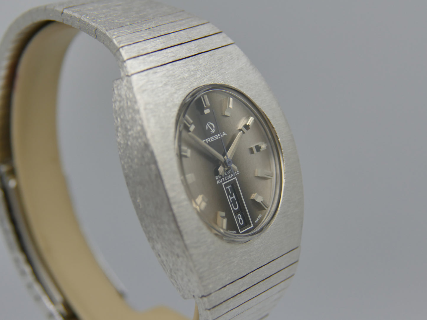 70s Vintage watch mens Tressa Lux Automatic eta Frosted Bark Texture Case Ref. 655 NOS