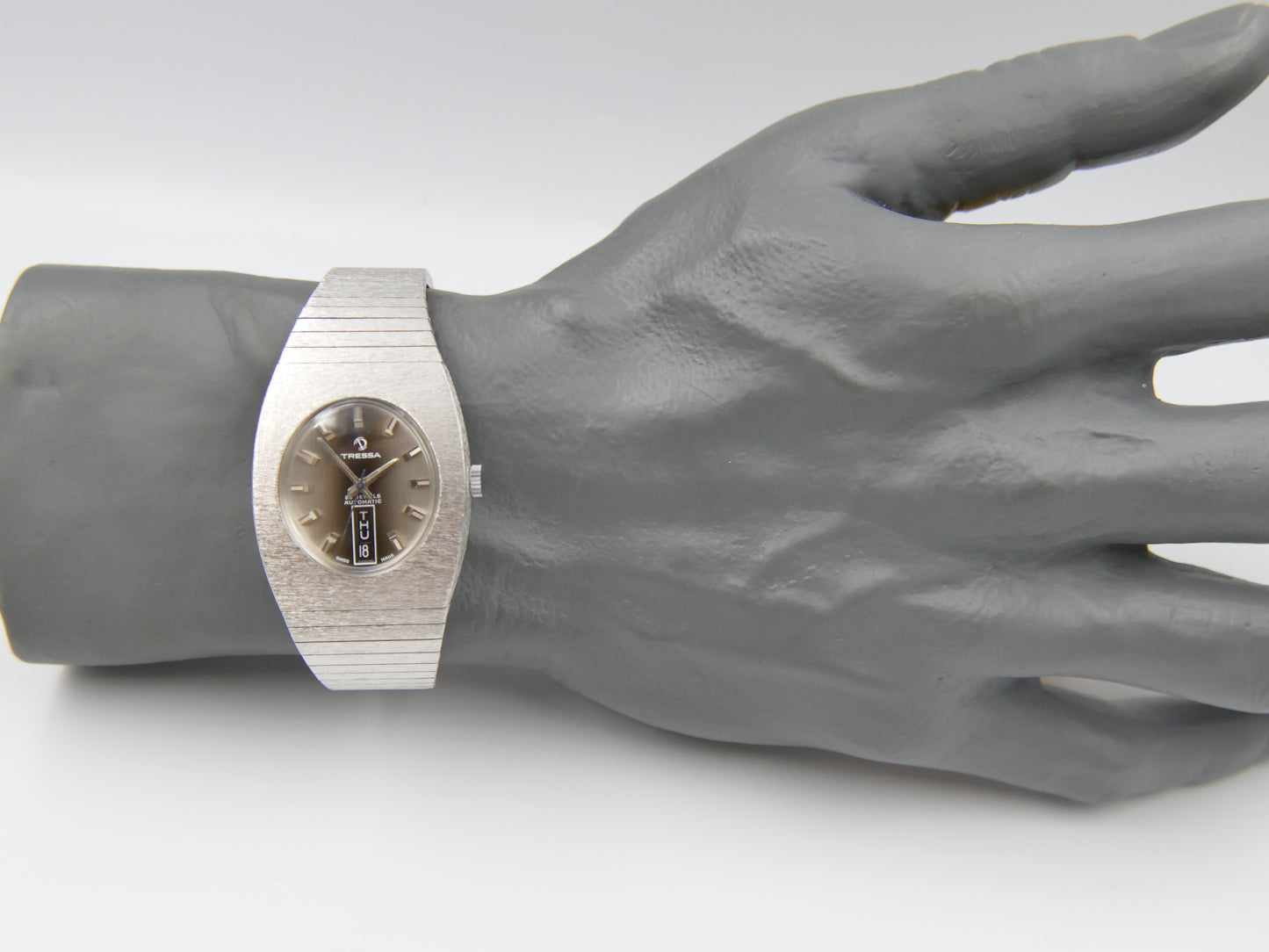 70s Vintage watch mens Tressa Lux Automatic eta Frosted Bark Texture Case Ref. 655 NOS