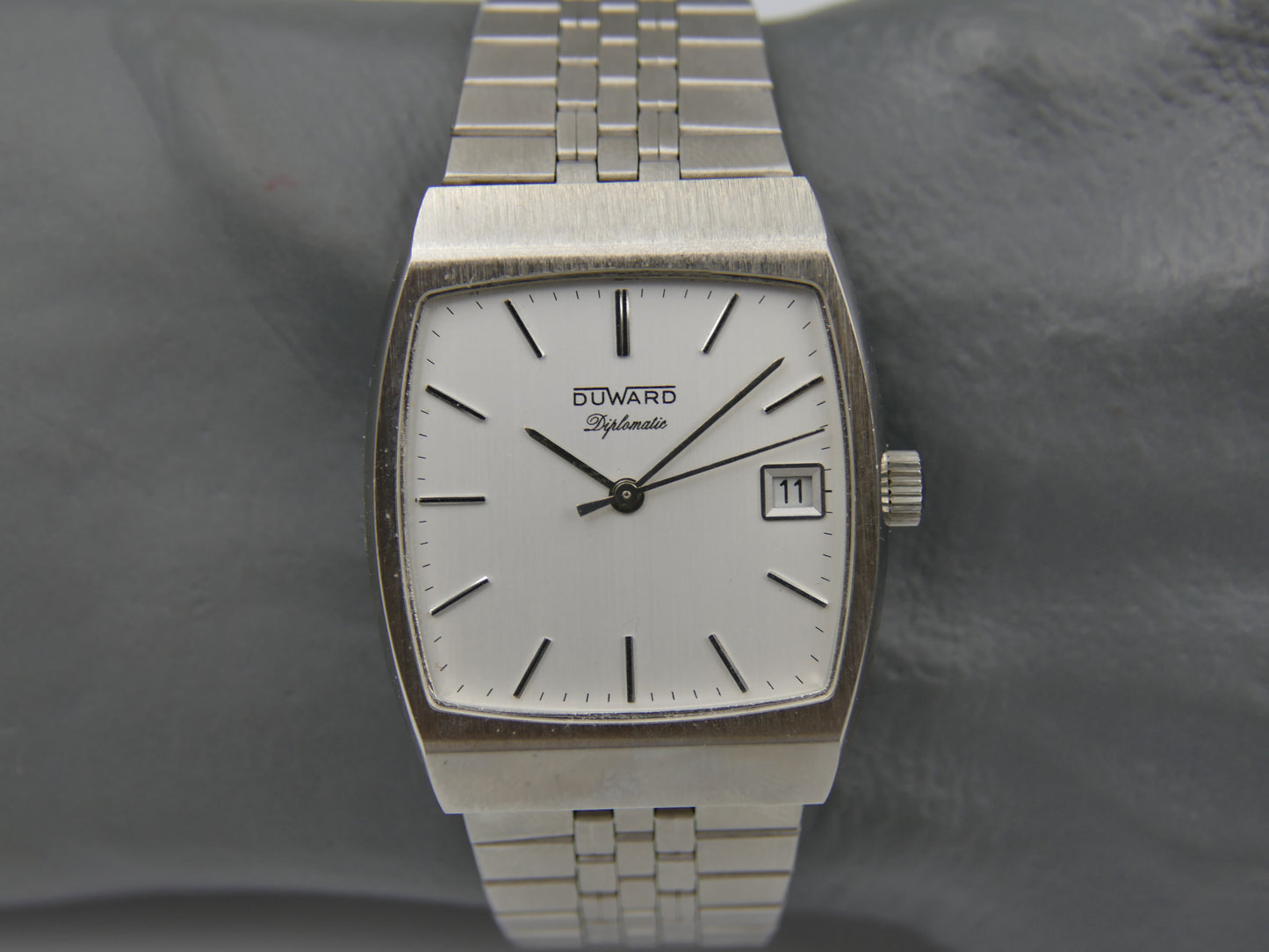 70s vintage watch mens NOS Duward Diplomatic Ref. 14104 hand wind FE 5601