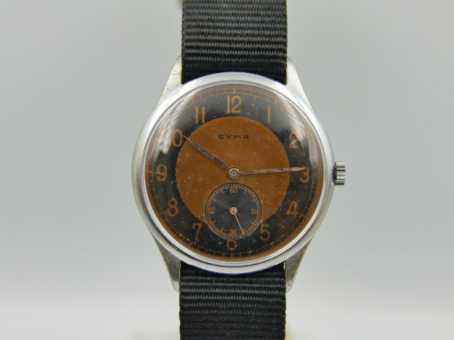 40s vintage watch mens Cyma bullseye salmon hand wind 032 patented serviced