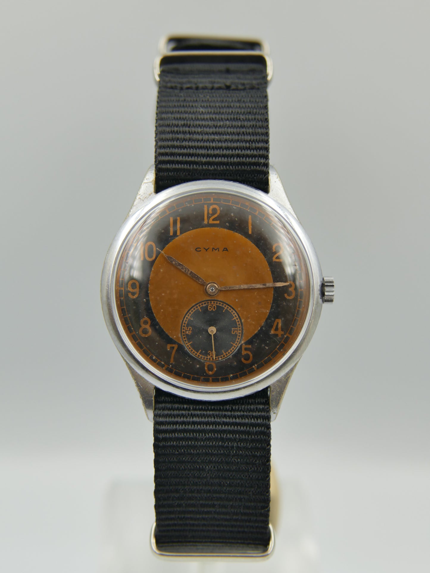 40s vintage watch mens Cyma bullseye salmon hand wind 032 patented serviced
