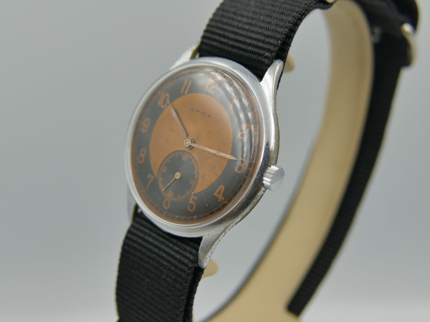 40s vintage watch mens Cyma bullseye salmon hand wind 032 patented serviced
