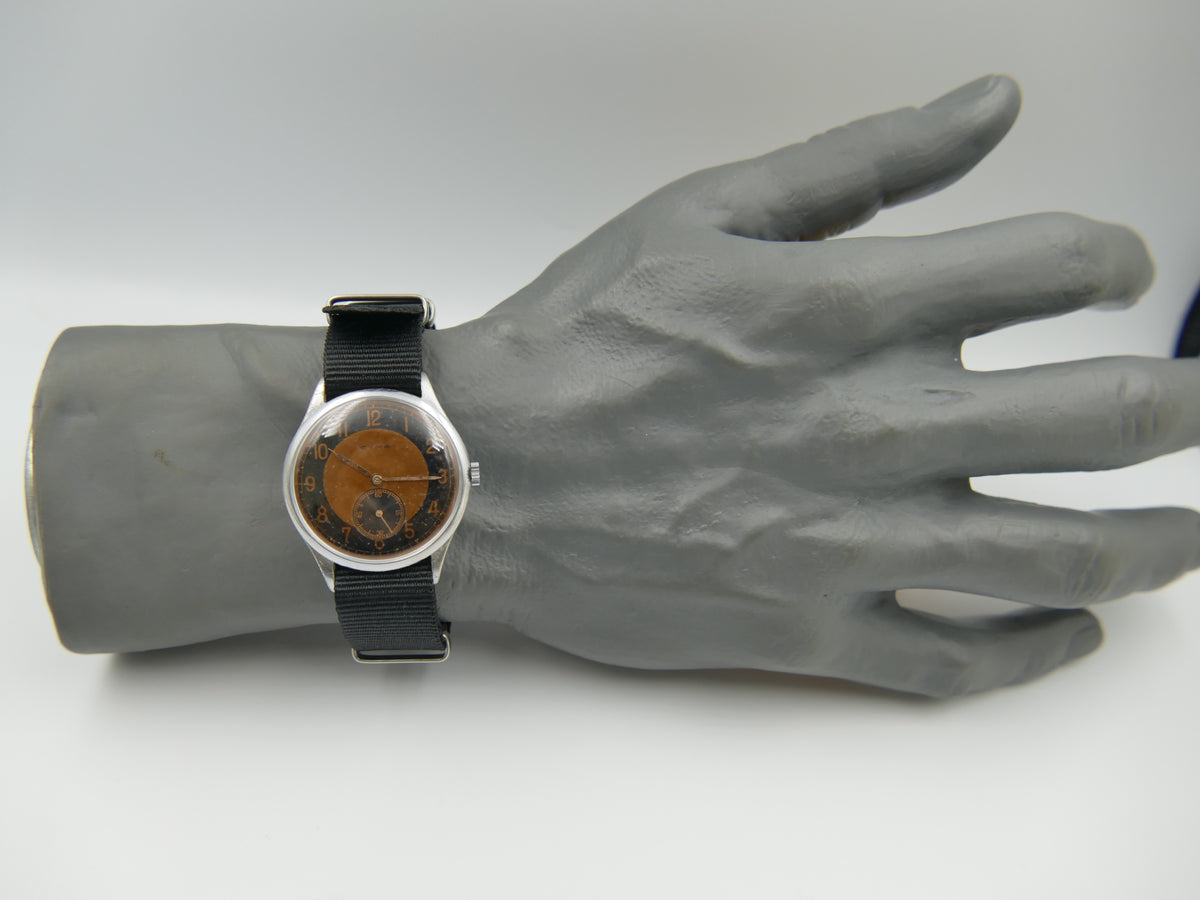 40s vintage watch mens Cyma bullseye salmon hand wind 032 patented serviced