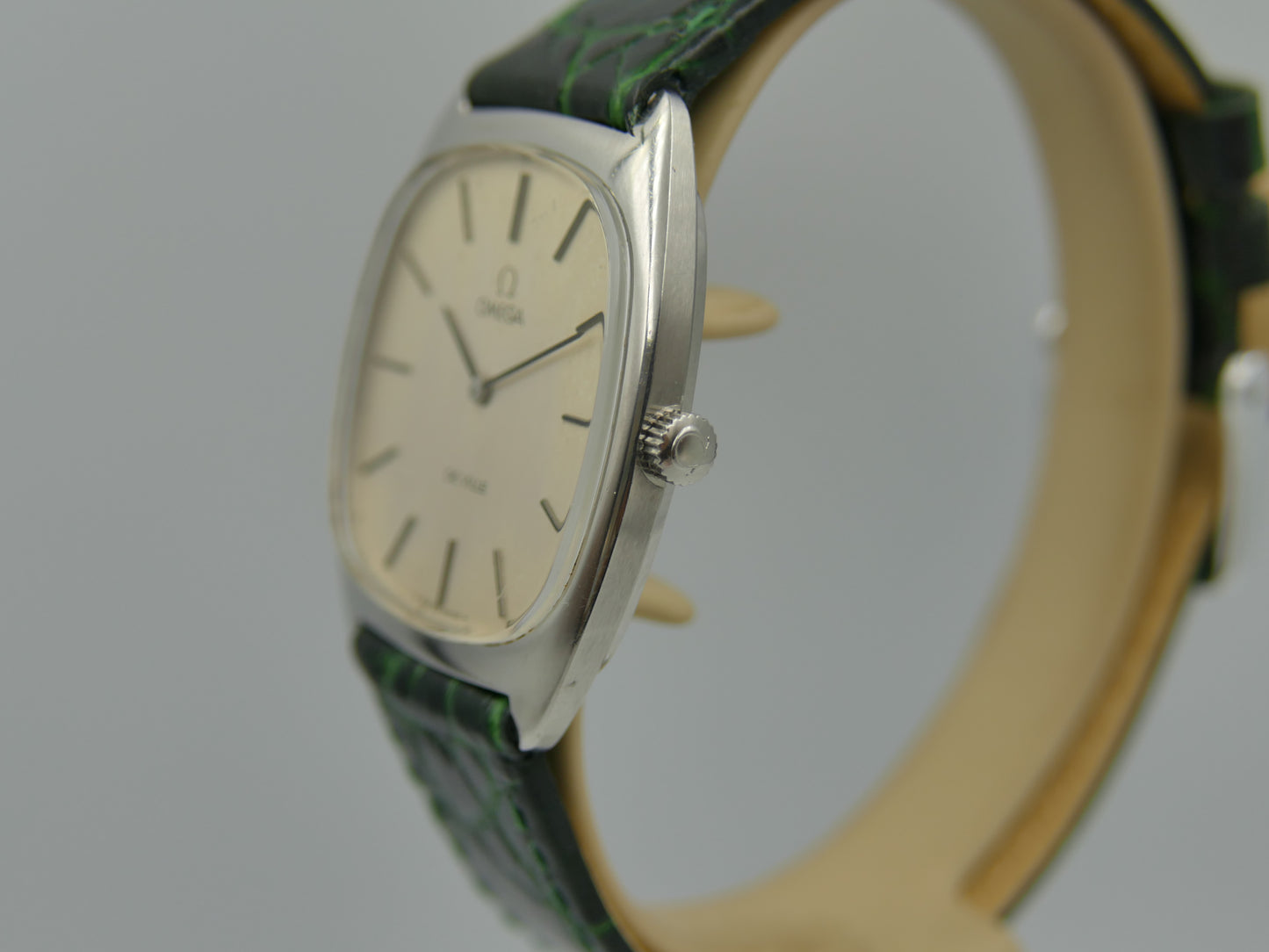 70s vintage watch mens Omega ref. 111.0139 hand wind cal 625 serviced