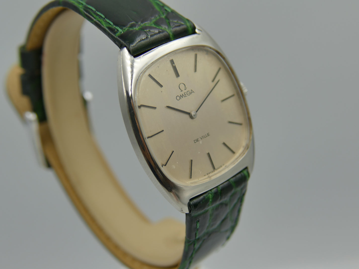 70s vintage watch mens Omega ref. 111.0139 hand wind cal 625 serviced