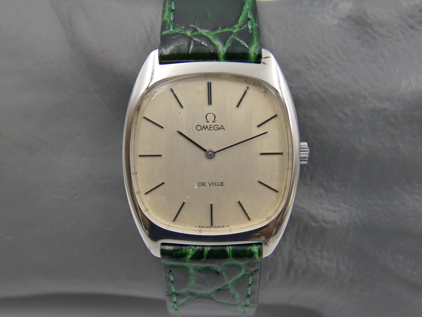 70s vintage watch mens Omega ref. 111.0139 hand wind cal 625 serviced