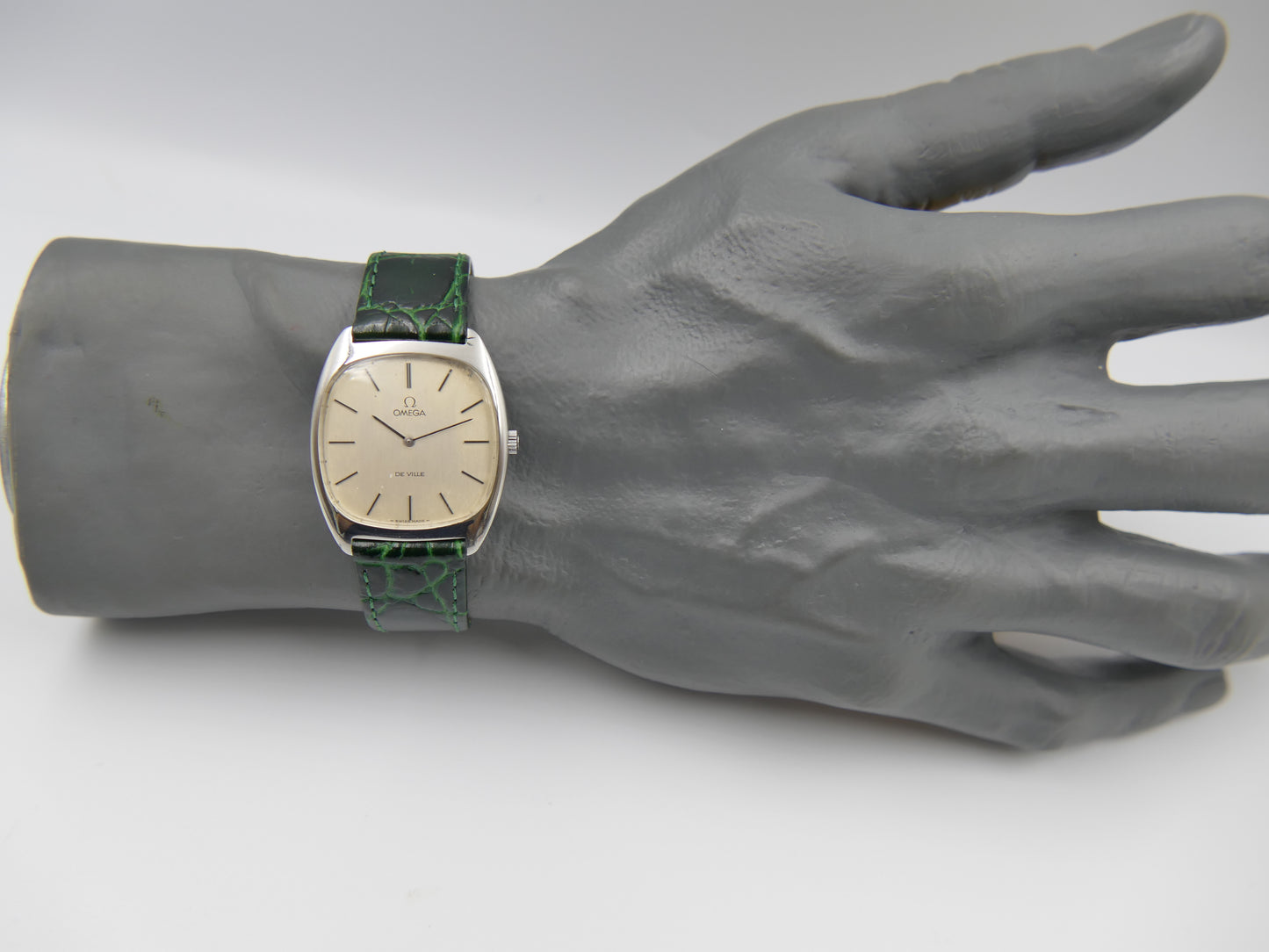 70s vintage watch mens Omega ref. 111.0139 hand wind cal 625 serviced