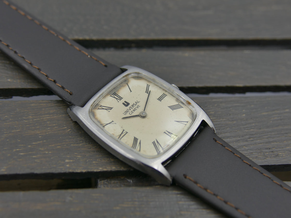 60s vintage watch mens Universal Geneve Tank Mechanical Cal 1-42 ref 842114 flat