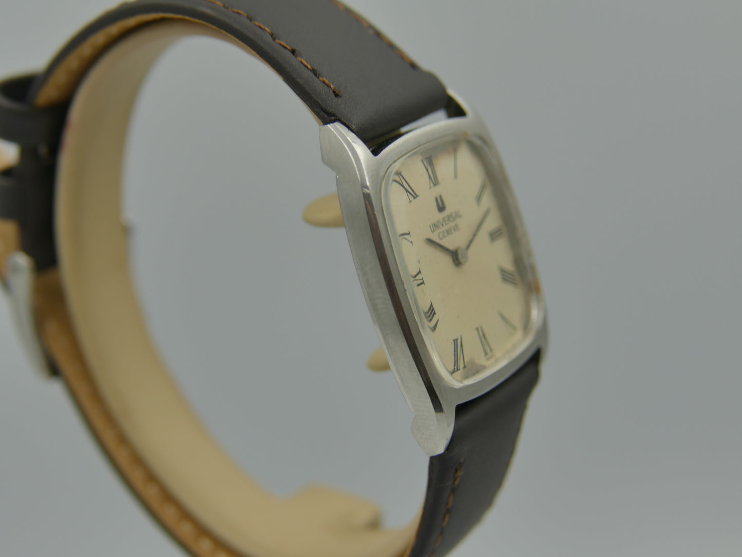 60s vintage watch mens Universal Geneve Tank Mechanical Cal 1-42 ref 842114 flat