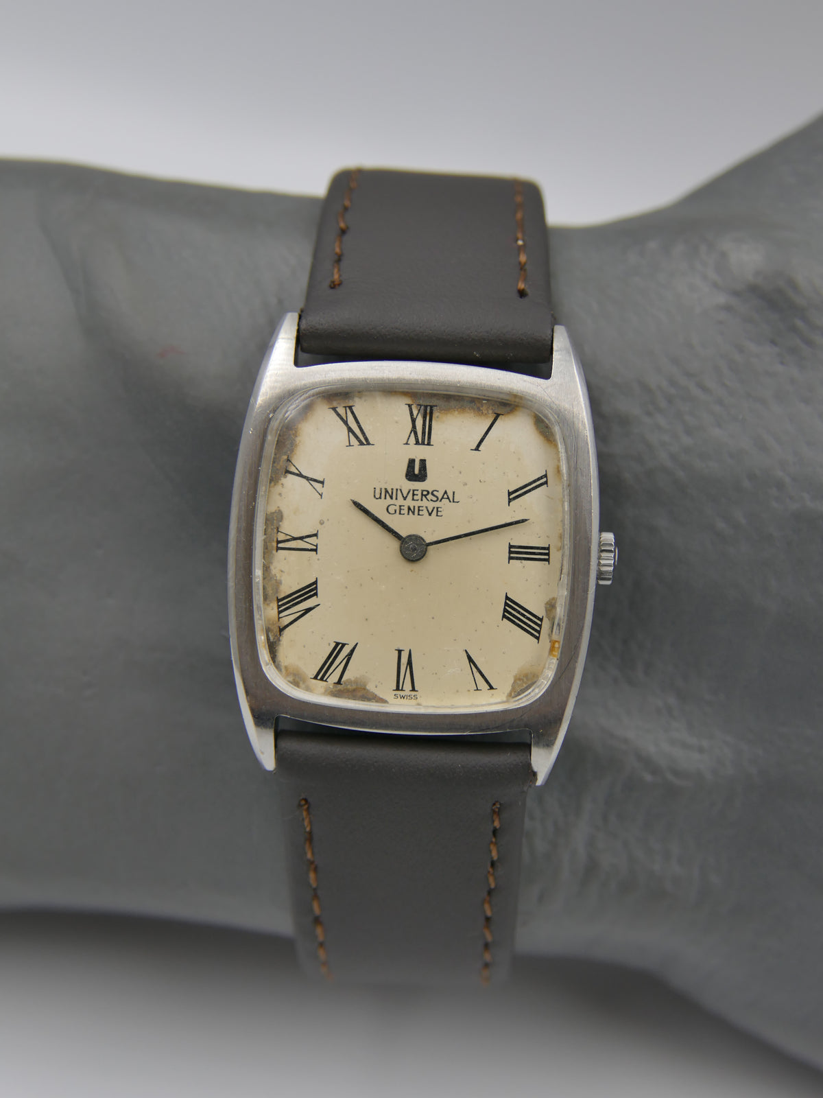 60s vintage watch mens Universal Geneve Tank Mechanical Cal 1-42 ref 842114 flat