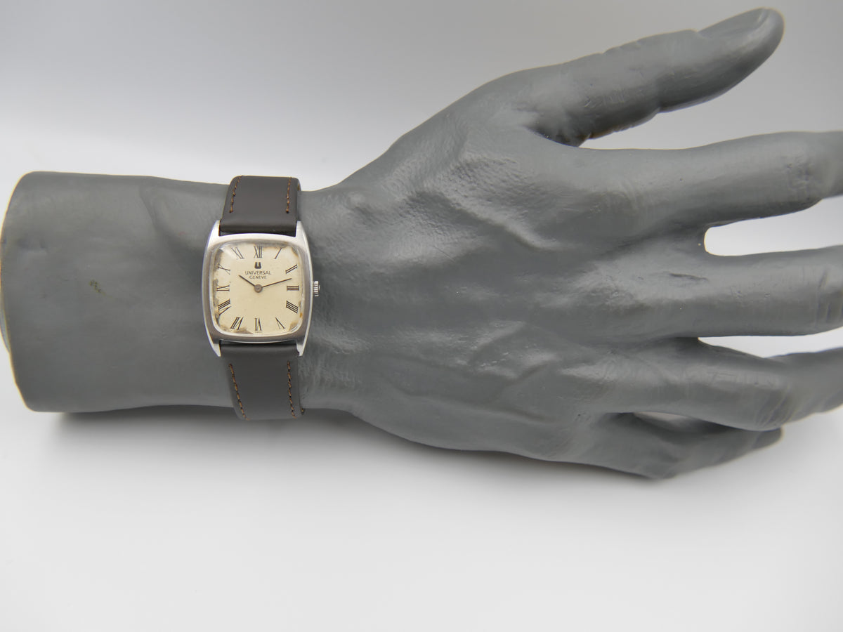60s vintage watch mens Universal Geneve Tank Mechanical Cal 1-42 ref 842114 flat