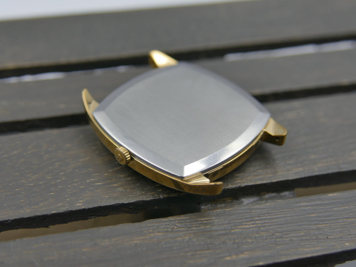 70s vintage watch mens Universal Geneve Gilt Shadow ref 566105 Automatic 2-66 Microrotor Ultra Slim