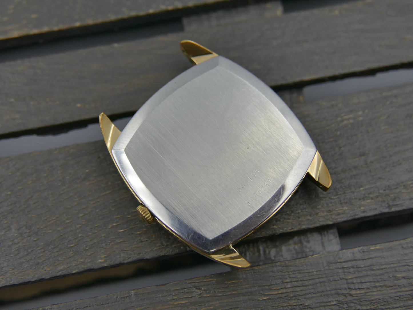 70s vintage watch mens Universal Geneve Gilt Shadow ref 566105 Automatic 2-66 Microrotor Ultra Slim