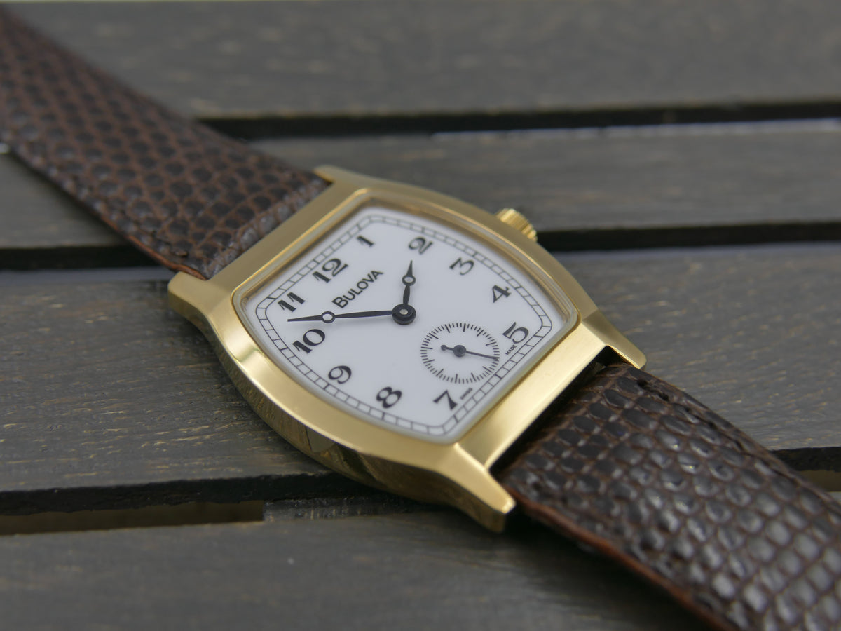 80s vintage watch mens Bulova Tonneau tortue Turtle Ref. 13090 hand wind Peseux 7001