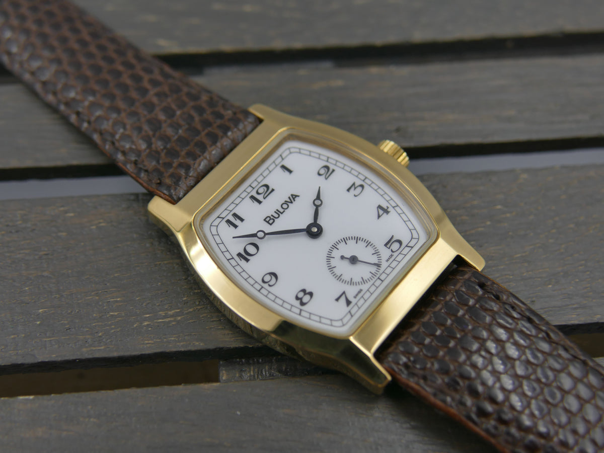 80s vintage watch mens Bulova Tonneau tortue Turtle Ref. 13090 hand wind Peseux 7001