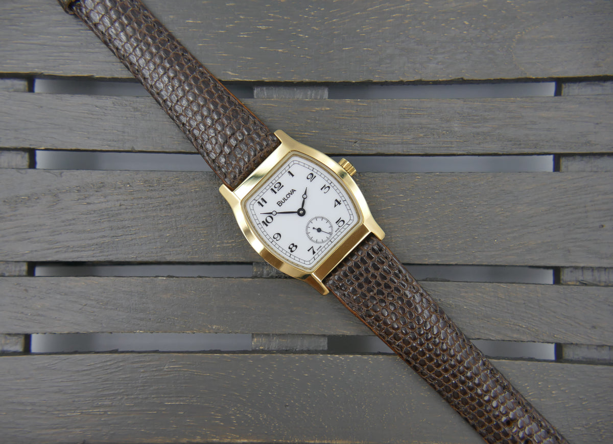 80s vintage watch mens Bulova Tonneau tortue Turtle Ref. 13090 hand wind Peseux 7001
