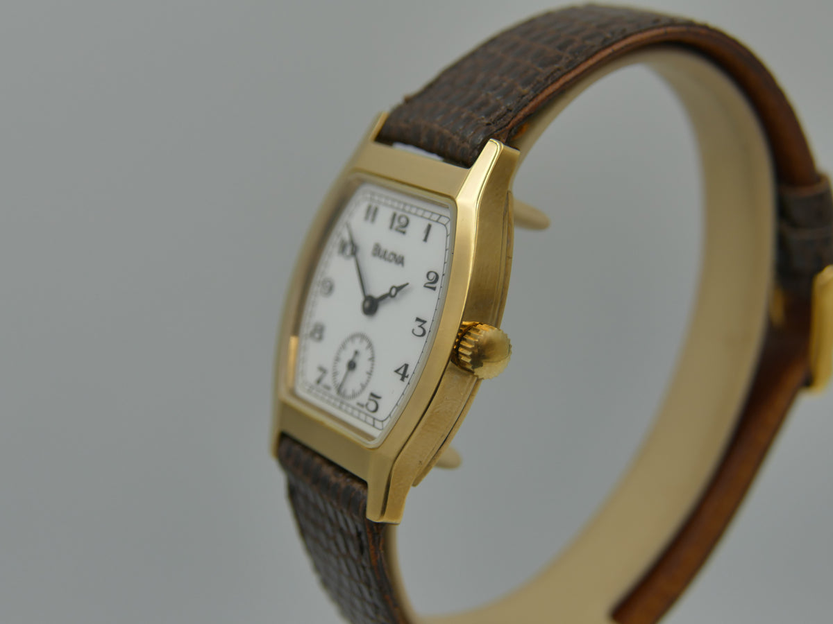 80s vintage watch mens Bulova Tonneau tortue Turtle Ref. 13090 hand wind Peseux 7001
