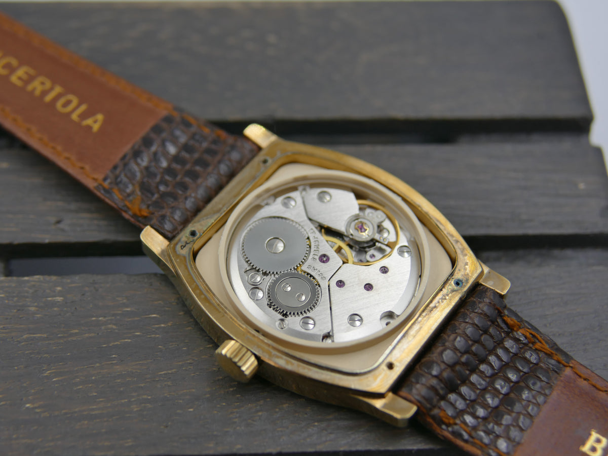 80s vintage watch mens Bulova Tonneau tortue Turtle Ref. 13090 hand wind Peseux 7001